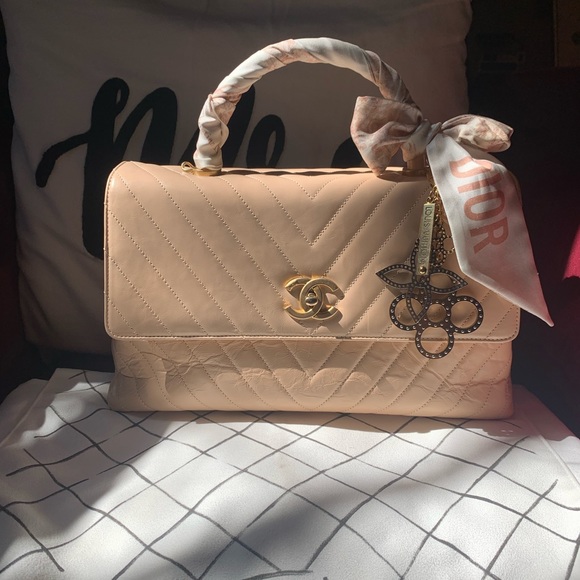 CHANEL Handbags - Chanel medium coco handle